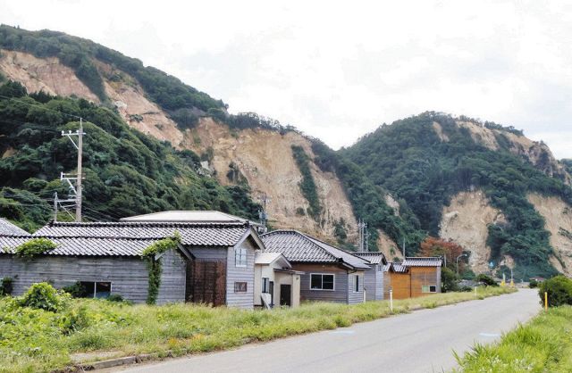 【石川･9.21 能登豪雨１年】土砂崩れ対策 自費に二の足<br>奥能登の宅地周辺、業者確保も壁　