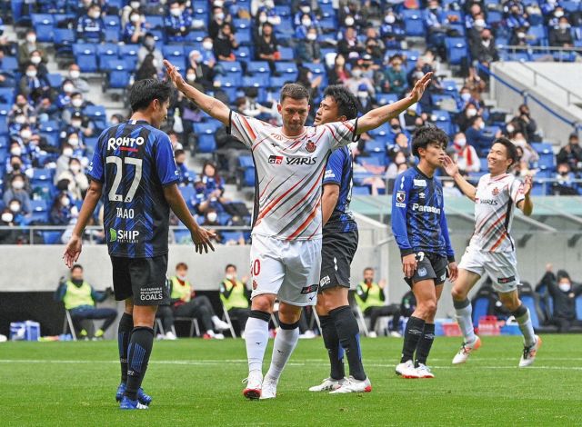 グランパスフォト：中日スポーツ・東京中日スポーツ