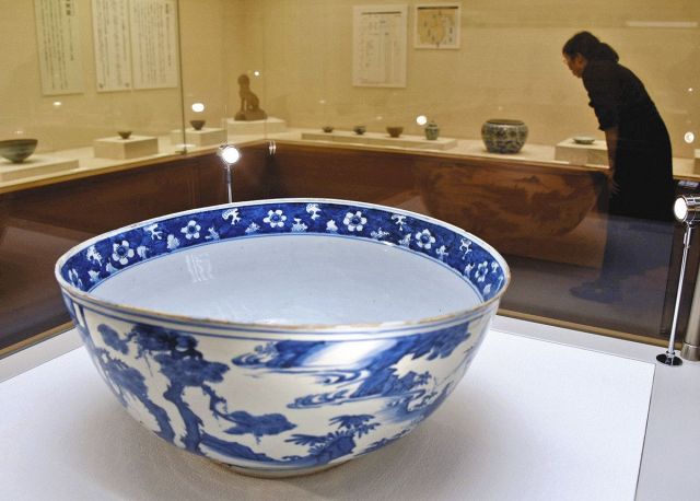 景徳鎮窯の古染付など紹介　美濃焼ミュージアムで中国陶磁展