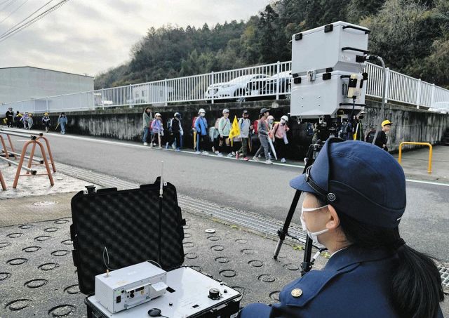 新入生たちを交通事故から守れ　多治見署が通学時に速度取り締まり