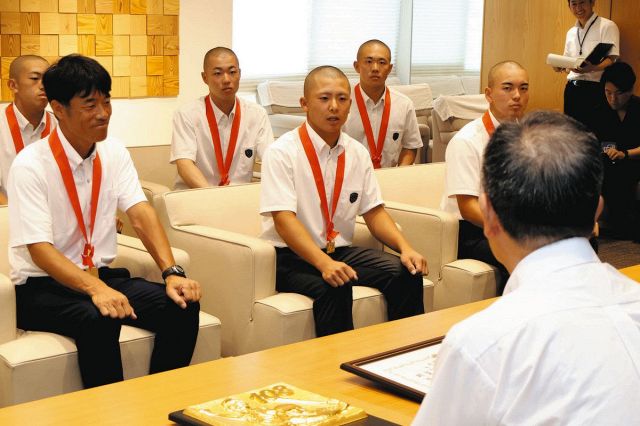 「必ず日本一成し遂げる」　長野県松本市の松商学園硬式野球部、甲子園に向け決意