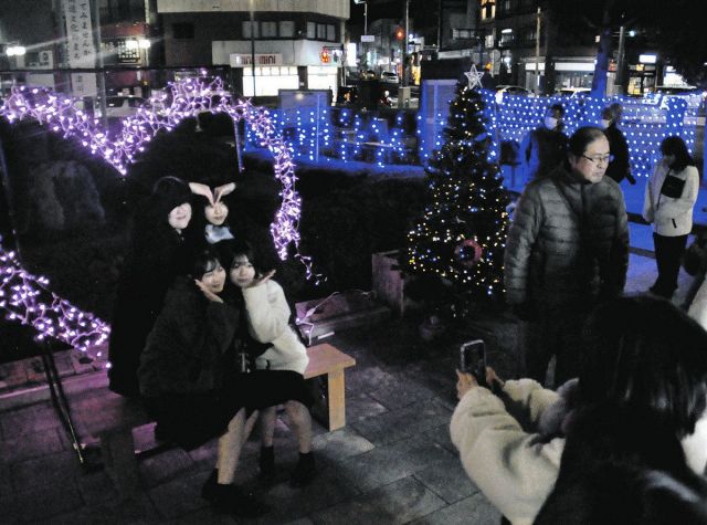 今年も中津高生が駅前イルミネーション　25日まで、キッチンカーとコラボ