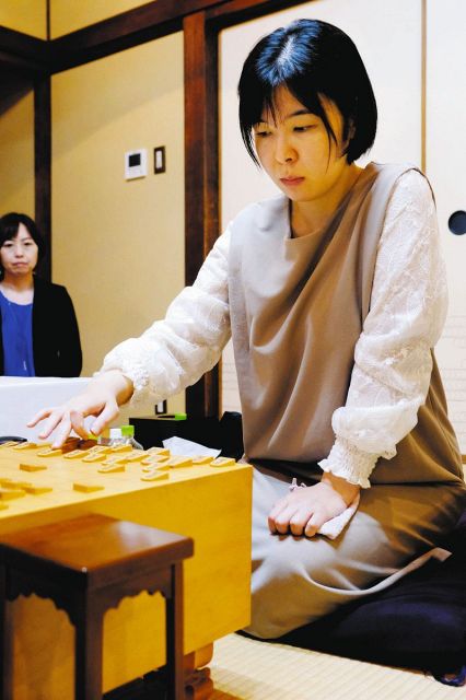 将棋の女流王位戦、伊藤沙恵女流四段が福間香奈女流王位に勝ち2勝2敗　決着は最終局へ