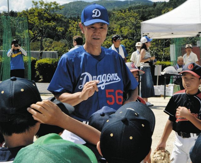 守備や打撃のこつを伝授　恵那で中日OBが子ども野球教室