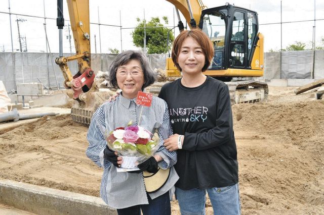 能登地震・被災地の「母」へ、愛知から花束を　「困難乗り越え生きていてくれてありがとう」