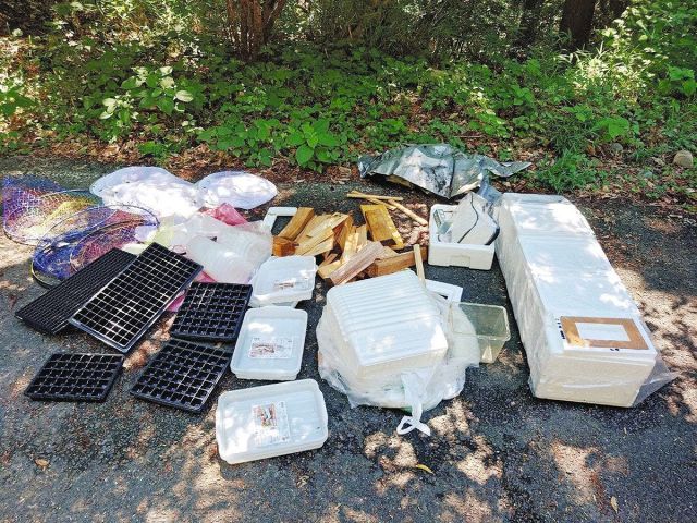 「道徳心に訴えていくしか…」大野町の県道266号、相次ぐ不法投棄