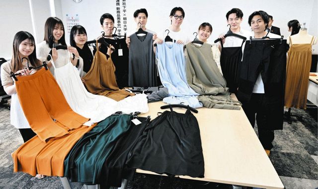 体形に合う「お悩み解消服」を開発　朝日大生と下平