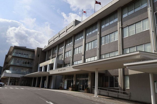 恵那市「バス停飛ばし」解決金受理で同意　自主運行受託者から