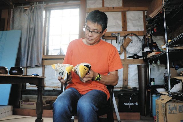 泥だらけのシューズ 再起　豪雨被災、知人が洗いピカピカ　「珠洲のエース」垣内さん 金沢マラソンへ