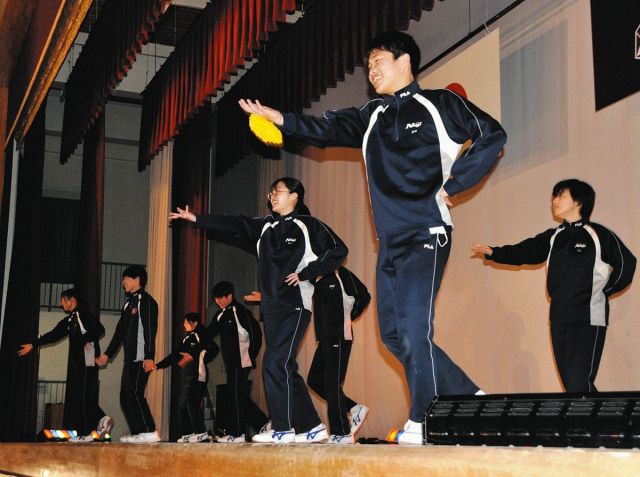 全校ダンスで表現力磨く　中津川・苗木中生徒会が発案