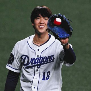 松坂大輔の背番号「18」を引き継いだ中日・梅津、寂しさと決意 「僕がプロ野球選手を目指すきっかけを与えてくれた人」