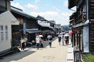 ドラマや映画のロケ地として使われてきた岩村町本通り＝恵那市岩村町で