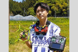 最先端の競技「ドローンレース」でプロの世界に挑む！　岐阜県恵那市の高校生の素顔とは？