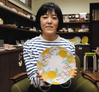 ＜うちのイチおし＞えとをあしらった「イヤープレート」　深山＝瑞浪市