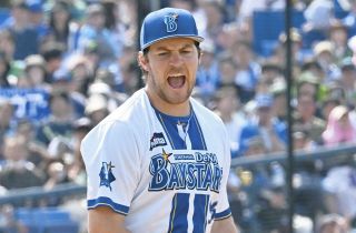 DeNA・バウアー、8回2失点で3勝目ゲット…最後の大ピンチを切り抜けるとしゃがみ込んで首をひねりホッとした表情に
