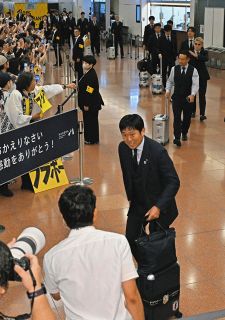 青森山田・山本虎主将、大けがをしたチームメートのユニホーム重ね着し