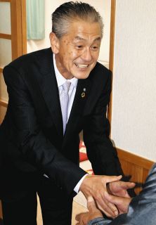 「選ばれる村へ、粉骨砕身」　長野県木祖村長に奥原さん無投票再選