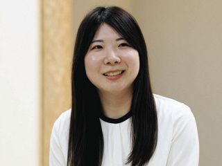 西山朋佳女流三冠、女流王位戦挑戦者に決定　福間香奈女流王位と5番勝負