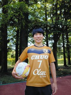 ドイツ1部・ブレーメンに8月加入の明大FW佐藤恵「1年目から試合に出る