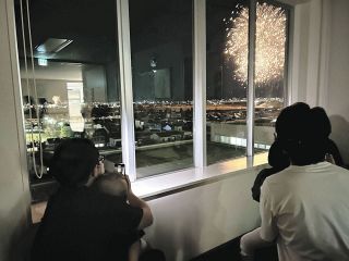 花火で長期入院の子と家族にエール　岐阜市内３カ所で打ち上げ