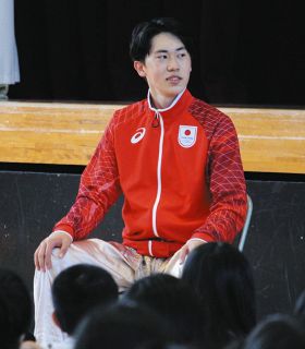母への感謝が心の支えに　アジア大会武術太極拳「長拳」・東選手、出身の羽島市で講演