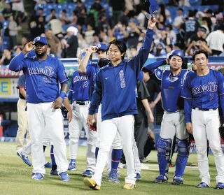 木下雄介さんの勇姿いつまでも…友人製作の特製Tシャツ【中日・小林広報