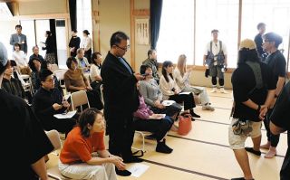 海部公子(あまべきみこ)作 九谷 色絵 陶板画 木通(アケビ) 海部公子(あまべきみこ)作 九谷 色絵 陶板画 木通(アケビ) 海部