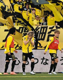 写真】アクセルジャンプを成功させ、笑顔を見せる伊藤みどりさん：中日