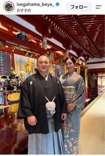 【実際の投稿】「奥様お美しい…」「美男美女」炎鵬、妻の美希さんとのツーショット