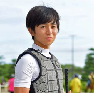 落馬骨折の福永祐一「手術します」妻・松尾翠さんの撮影に腕を