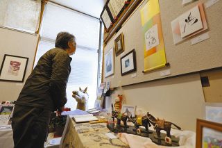 津で「みんなの馬・午展」開催　絵や写真、工芸作品などを25人が出展