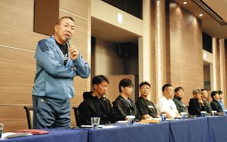 中日・井上監督、キャンプ前日に最下位からの逆襲へ大号令「そのレッテルをまず剝がしにいこう」