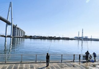 越ノ潟ルアーでサワラ　富山県射水市・富山新港