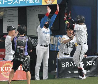 楽天の“サブちゃん” 福山博之が200万円アップで契約更改