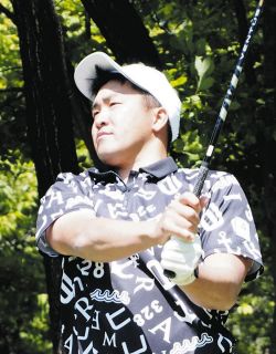 小斉平優和が首位に「ボギーを打ってもへこまない」ポイント方式のメリット語る【男子ゴルフ】