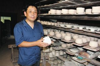 ＜作陶の履歴　美濃朗芸の実力者たち＞安藤工さん　既成概念破りに“挑む”