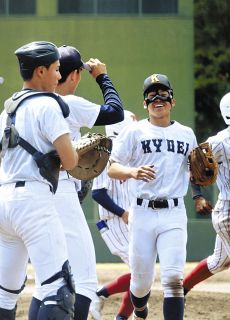 享栄、5回に猛打で逆転！2年ぶり4強進出　フェースガードの主将・早川来輝が口火「チームとして粘り強さを出せた」【春季高校野球愛知県大会】