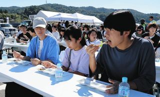 豚肉を一日に試食した人数で世界記録　瑞浪で「ボーノポークの最大の試食会」ギネス認定