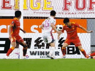 名古屋グランパス・DF佐藤瑶大、大ピンチ防ぐ好守備も「自分が外に出せばいい話だった」直前のボール奪取されたプレーを反省