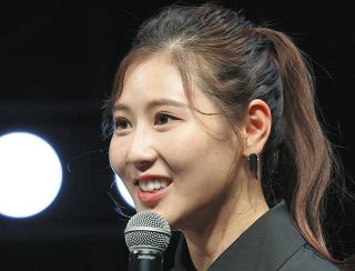 伝説のキャバ嬢”エンリケが35歳誕生日で『1008本の薔薇』『オリシャン