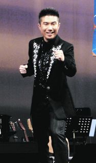 伝説のキャバ嬢”エンリケが35歳誕生日で『1008本の薔薇』『オリシャン