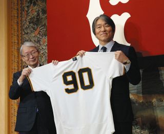 「同じ90番だしね」ソフトB・小久保監督、巨人・松井秀喜新監督の背番号に即座に反応「彼が監督をすることはいろんな面でプラスになる」