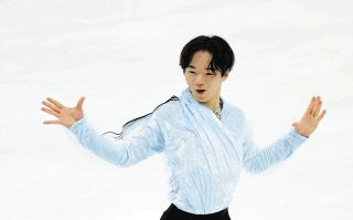 限定再値下げ非売品　紀平梨花選手　サイン入りクッションブランケット 記事全文】紀平梨花、赤と黒の本番衣装で調整 連続3回転など着氷し片手