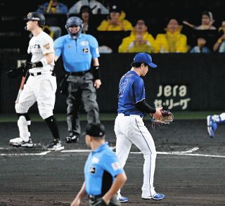 中日・岡田俊哉、新グラブには3桁背番号入れず「すぐ21番を付ける