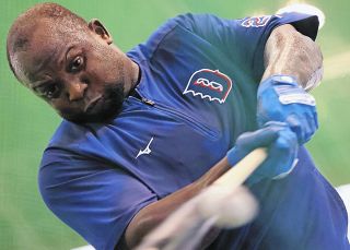 中日・岡田俊哉、新グラブには3桁背番号入れず「すぐ21番を付ける