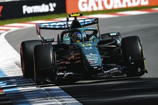 F1】アストンマーティンが公式発表会を開催 「AMR26」今季カラーリング