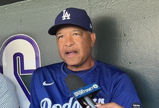 大谷翔平サヨナラ弾にロバーツ監督「昨年のボブルヘッドの時も