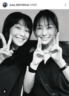 ◇伊織もえ、『うさみみシスター』姿でチェキ、はいどうぞ【写真