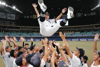 享栄・大藤監督、「盛田、市川、梅田、石嶌…あっ山田！」名将の気配りVインタビュー…登録メンバー外れた3年生5人の“支え”に感謝伝える【高校野球・愛知大会】