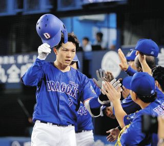 番記者メモ】ロッカーをのぞくと…中日・大野雄大が上林に贈った